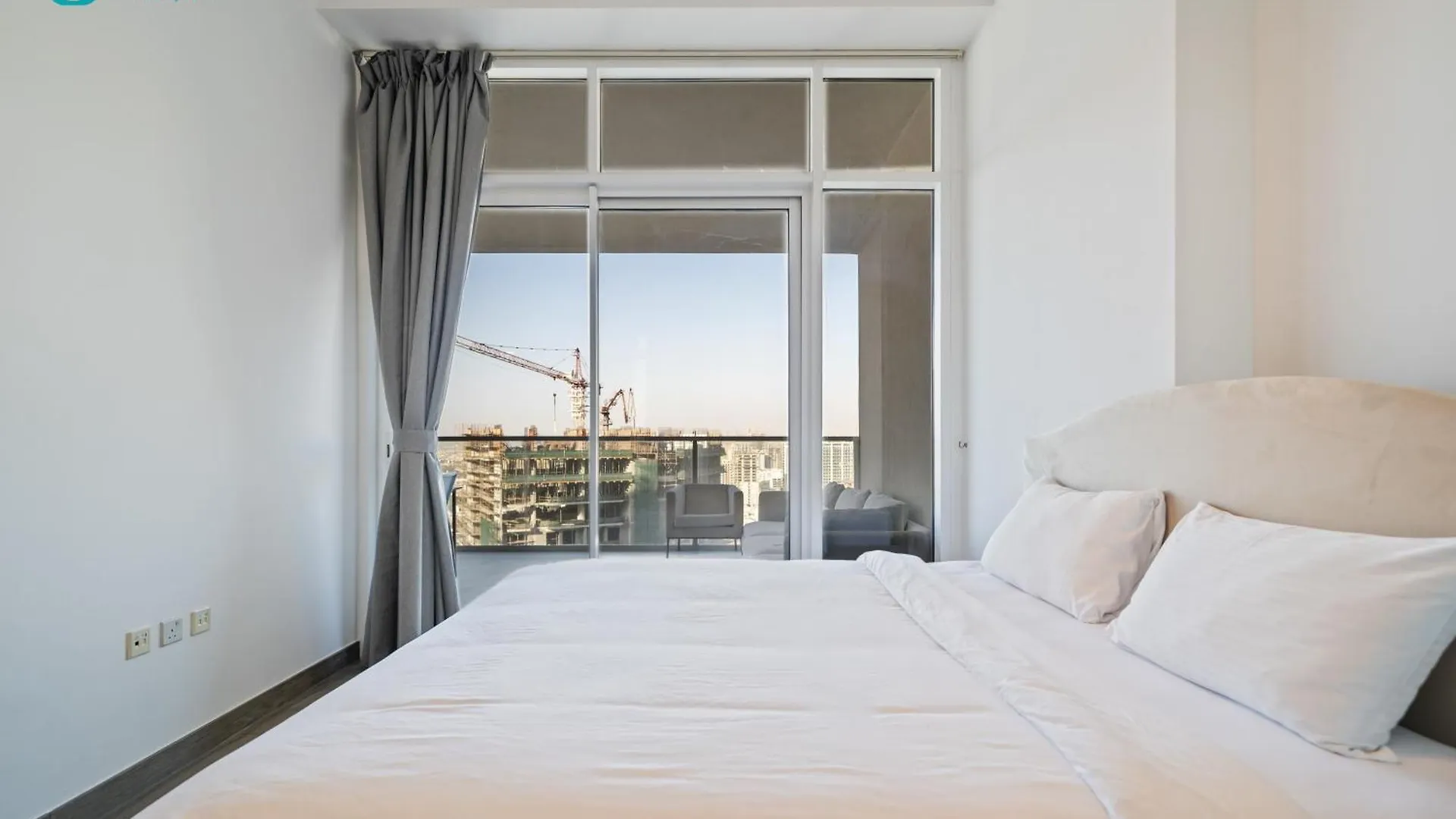 Blue Breeze - Spacious 1Br With Huge Balcony In Jvc Dubai Apartment