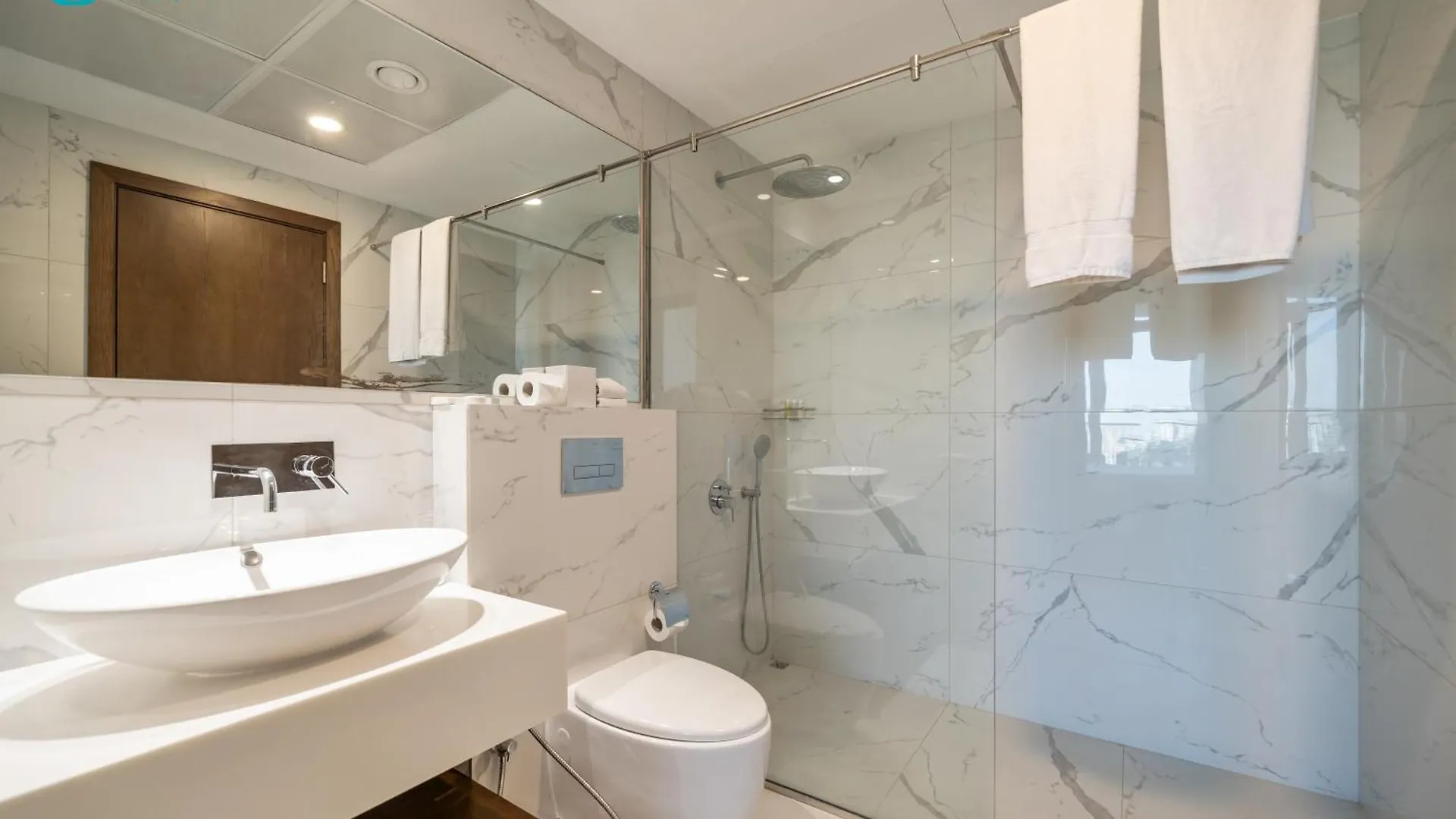 Blue Breeze - Spacious 1Br With Huge Balcony In Jvc Dubaj 0*,  Spojené arabské emiráty