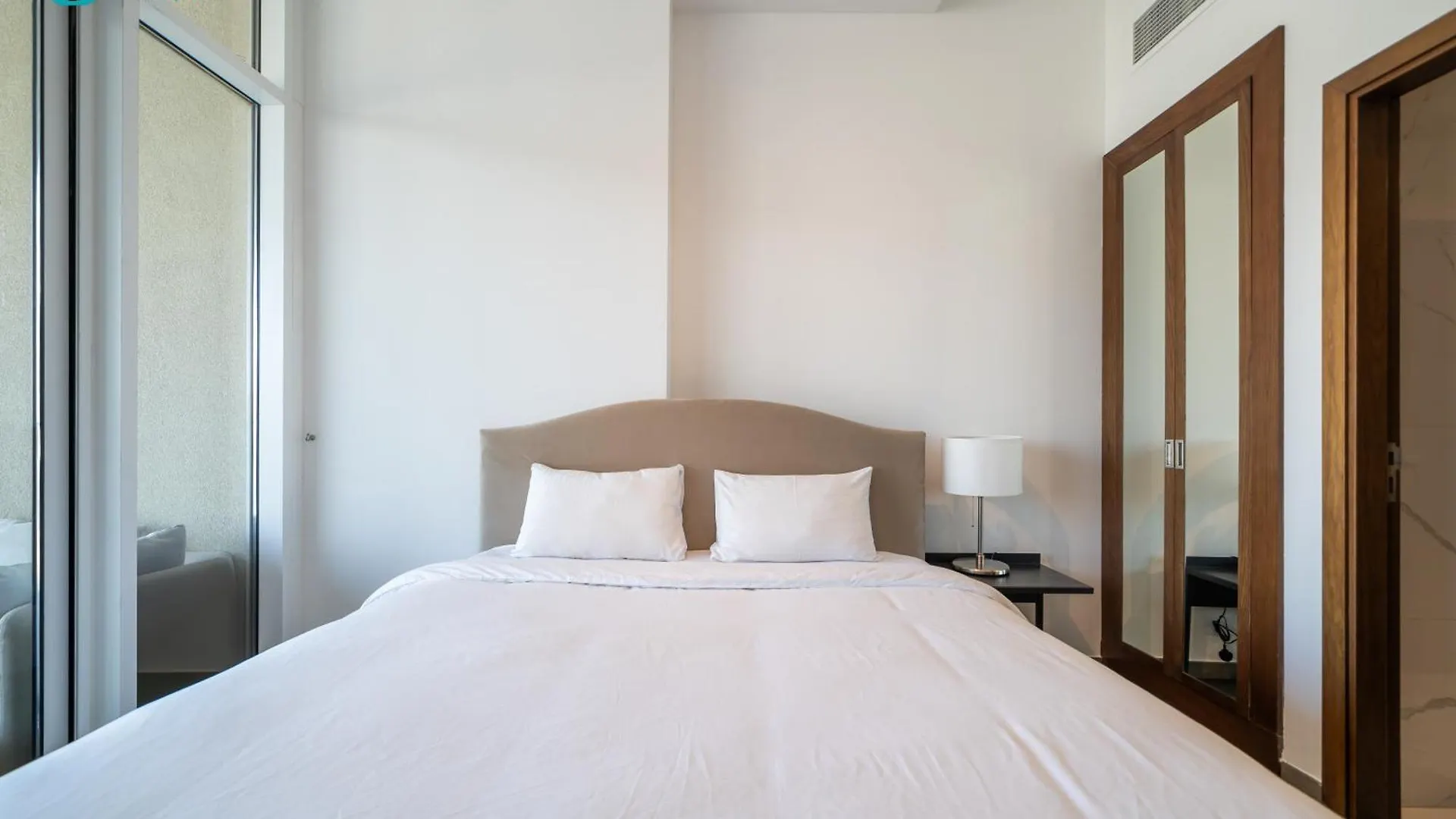 Blue Breeze - Spacious 1Br With Huge Balcony In Jvc Dubaj
